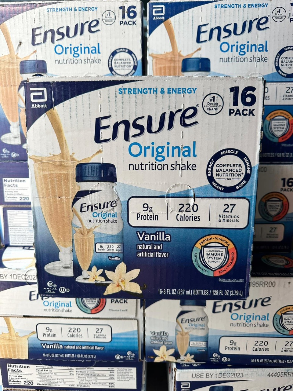 Date 2025 Thùng 16 chai Sữa nước dinh dưỡng Ensure Original hương vị Vanilla và Dâu nhập khẩu từ Mỹ