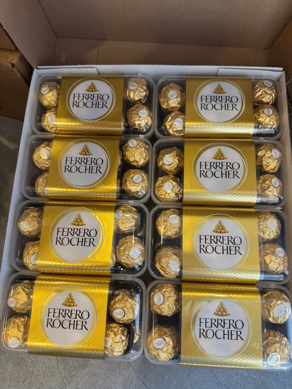 Socola Ferrero Rocher Hộp 16 Viên – Sang Trọng, Ngọt Ngào, Chuẩn Vị Châu Âu