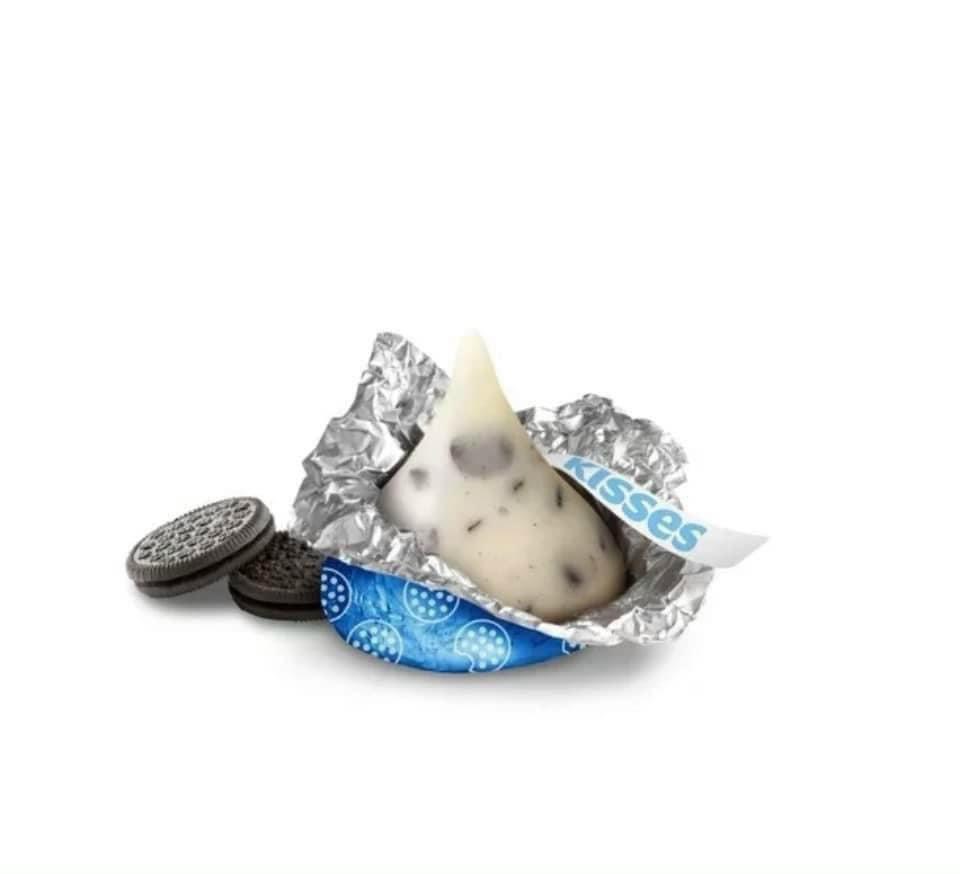 Kẹo Chocolate hershey's kisses 315g cookies 'n' creme màu xanh hàng Mỹ