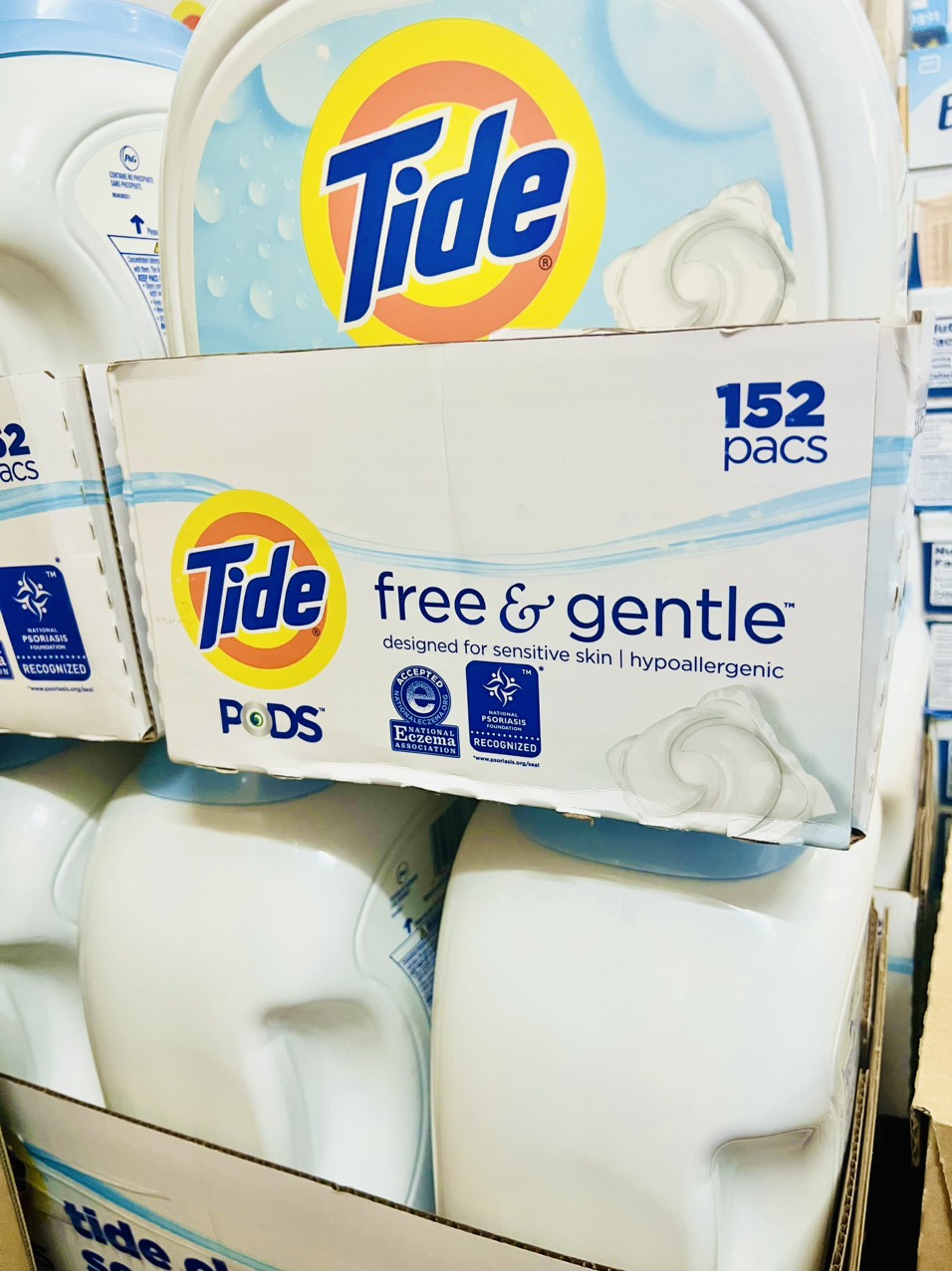 Viên giặt không mùi cho da nhạy cảm & em bé Tide Pods Free & Gentle 152 viên – 3.63kg