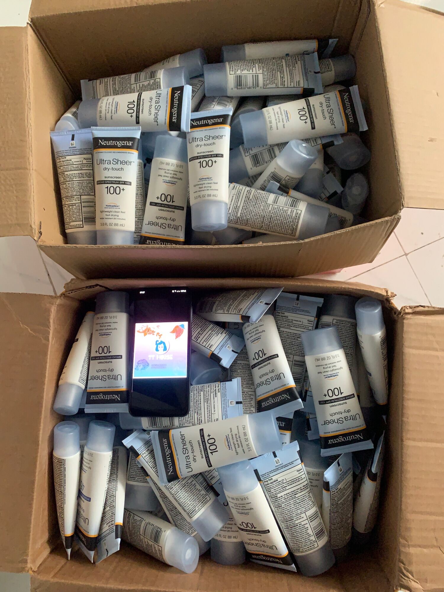 KEM CHỐNG NẮNG NEUTROGENA ULTRA SHEER DRY-TOUCH SUNSCREEN SPF 70 TUÝP 88ML CỦA MỸ