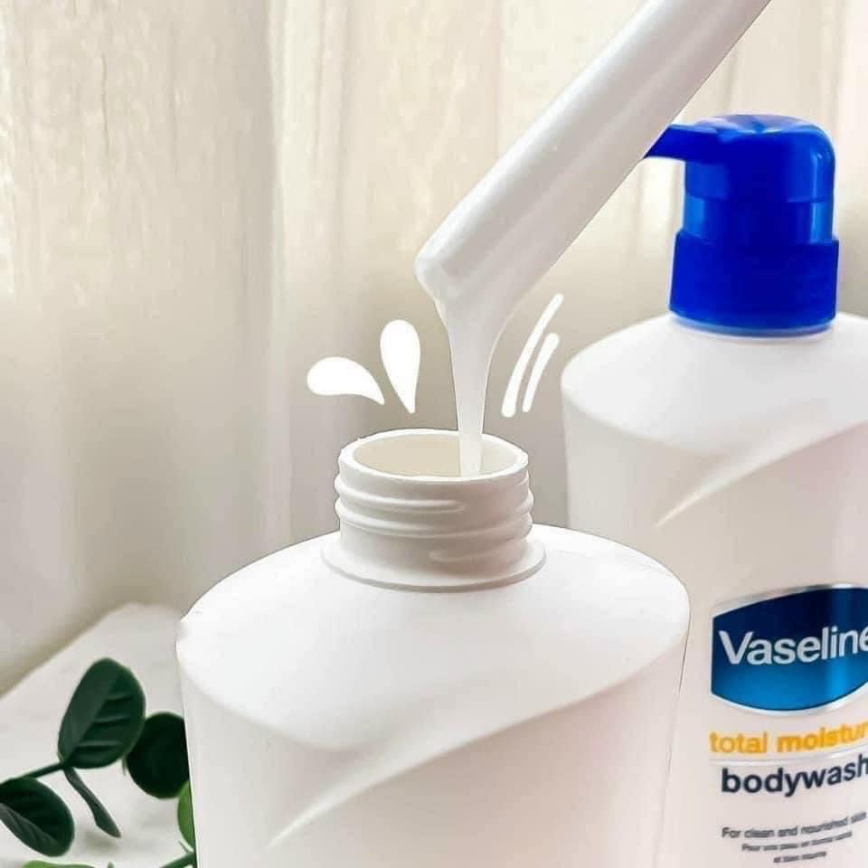 Hàng Mỹ Sữa Tắm VASELINE Total Moisture Dưỡng Ẩm Và Làm Trắng Da 650ml