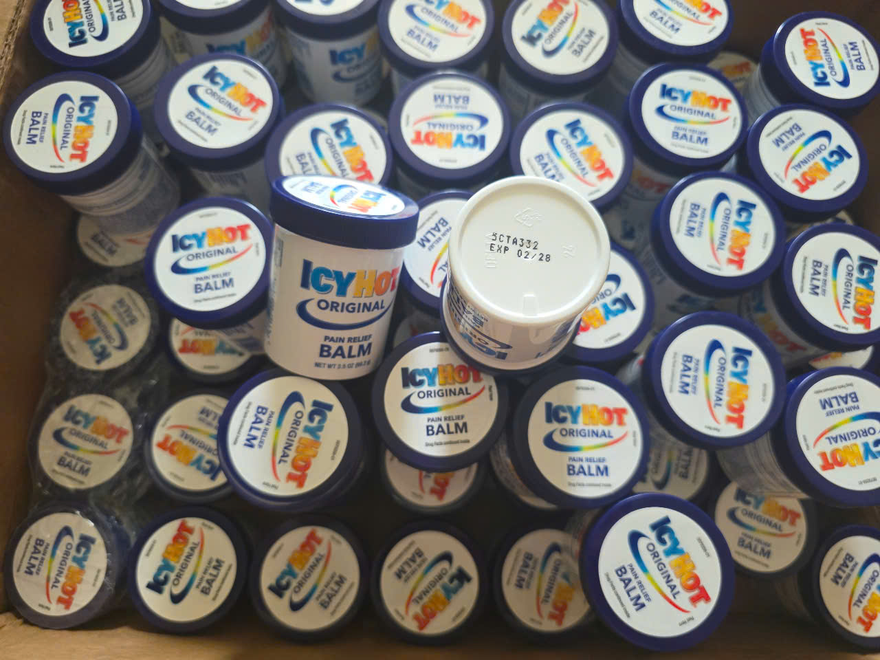 Dầu xoa bóp giảm đau nhức Icy Hot Balm Pain Relieving của Mỹ 99.2g