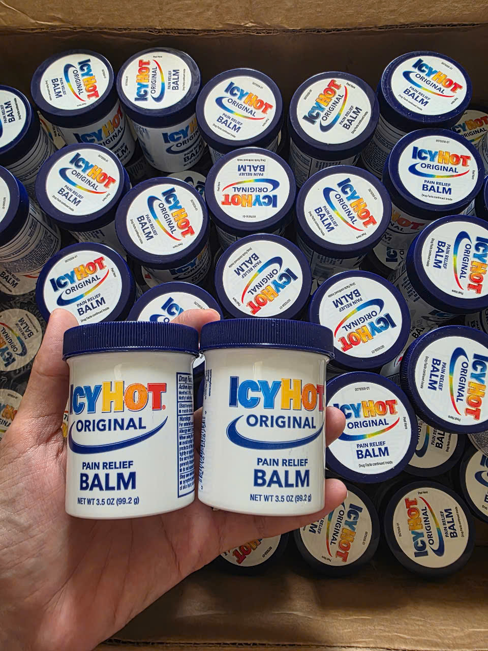 Dầu xoa bóp giảm đau nhức Icy Hot Balm Pain Relieving của Mỹ 99.2g