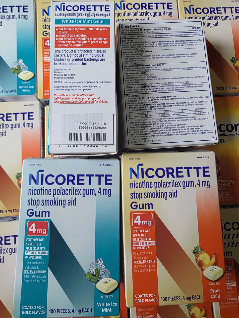 Kẹo cai thuốc Nicorette Gum Fruit Chill 4mg 100 viên