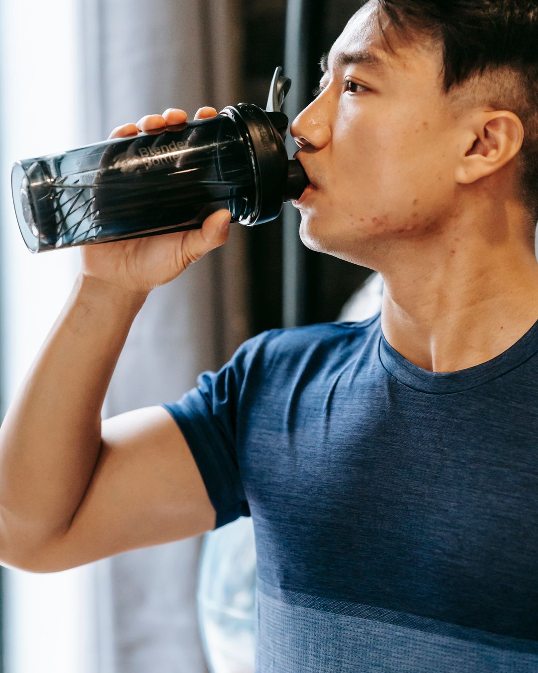 Những Sai Lầm Cần Tránh Khi Mặc Áo Thun Để Che Bụng