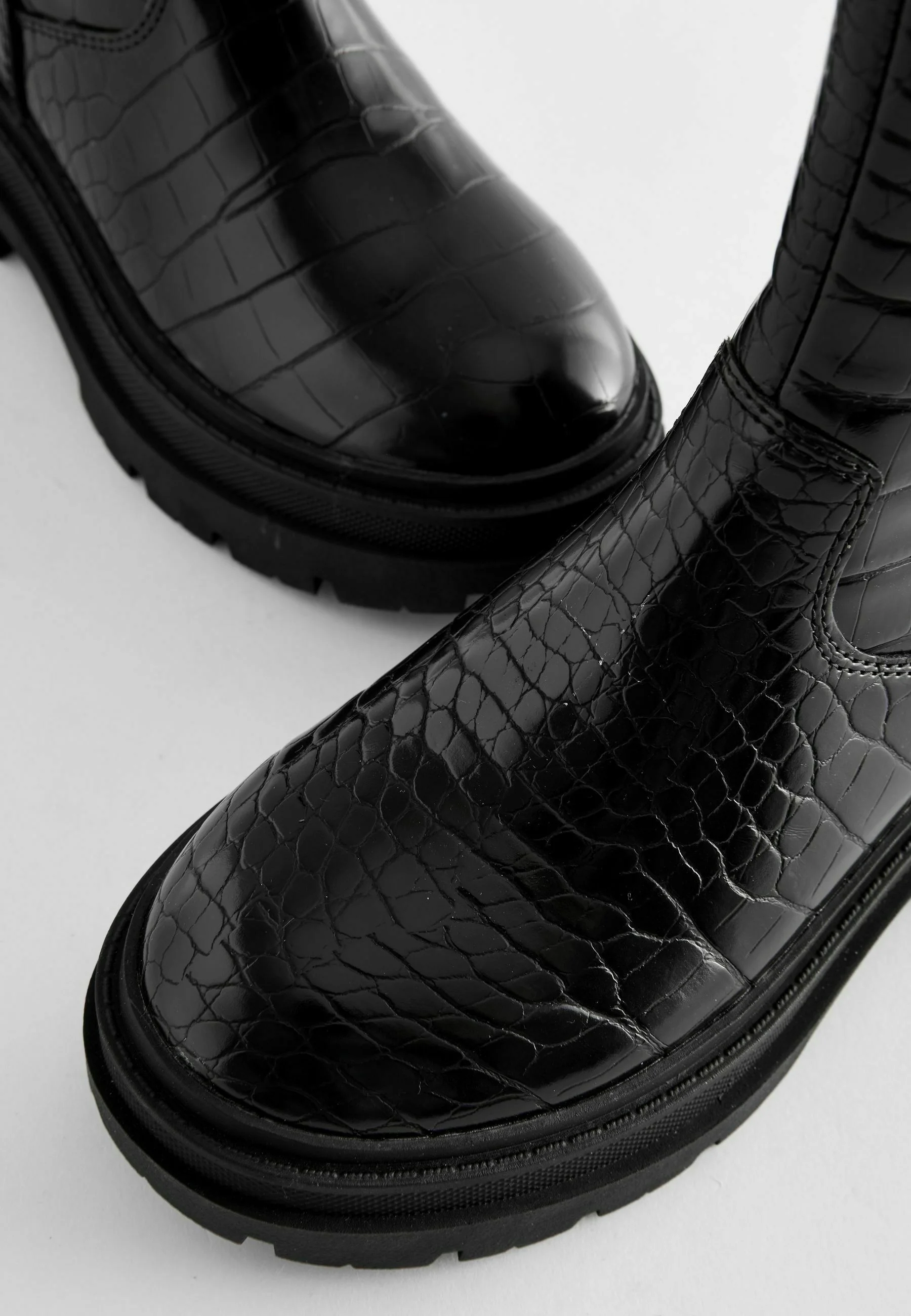 Boot nữ da thật Next Black Snake Print Chunky Tall Chelsea Boots màu đen - Giày da xuất dư sang Mỹ