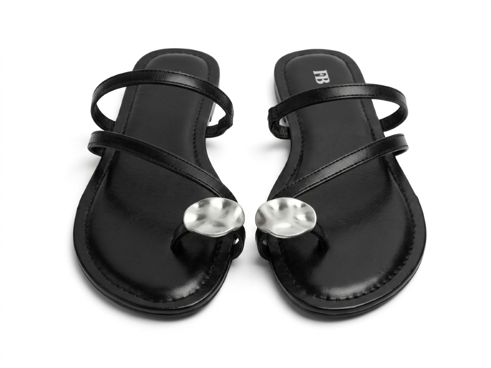 Sandal nữ Pull & Bear Womens Slide Sandals Color Black Leather Flats Slip On - Giày nữ xuất dư Âu, Mỹ
