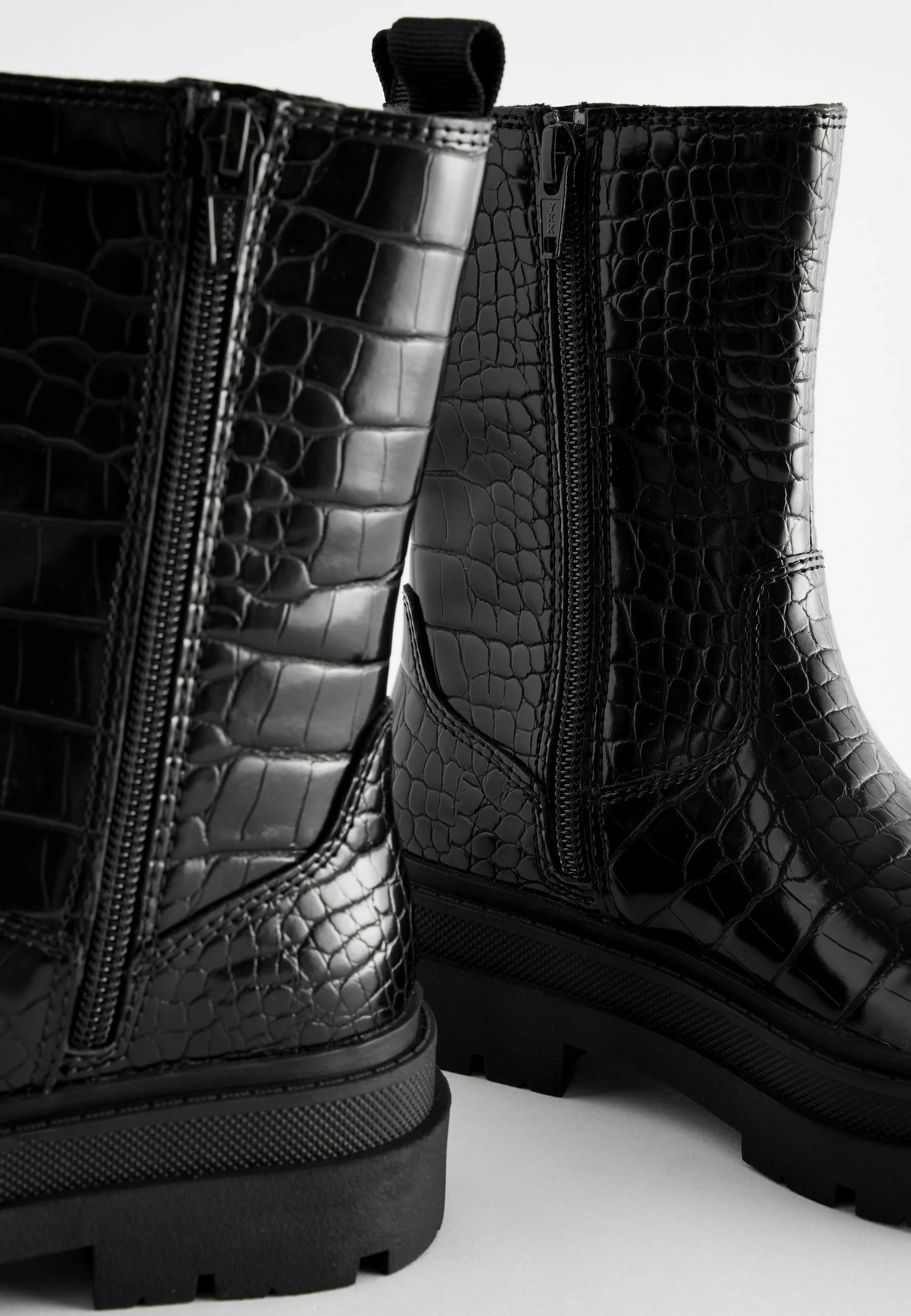 Boot nữ da thật Next Black Snake Print Chunky Tall Chelsea Boots màu đen - Giày da xuất dư sang Mỹ