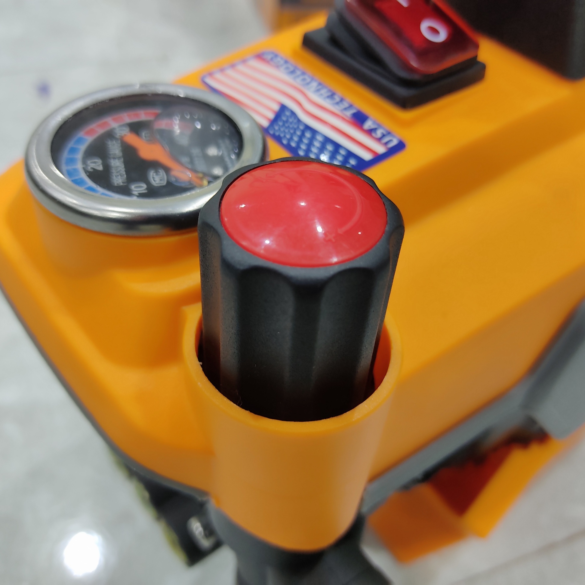Máy rửa xe dùng điện HUKAN HK-CWM3000 (có chỉnh áp - chống giật)