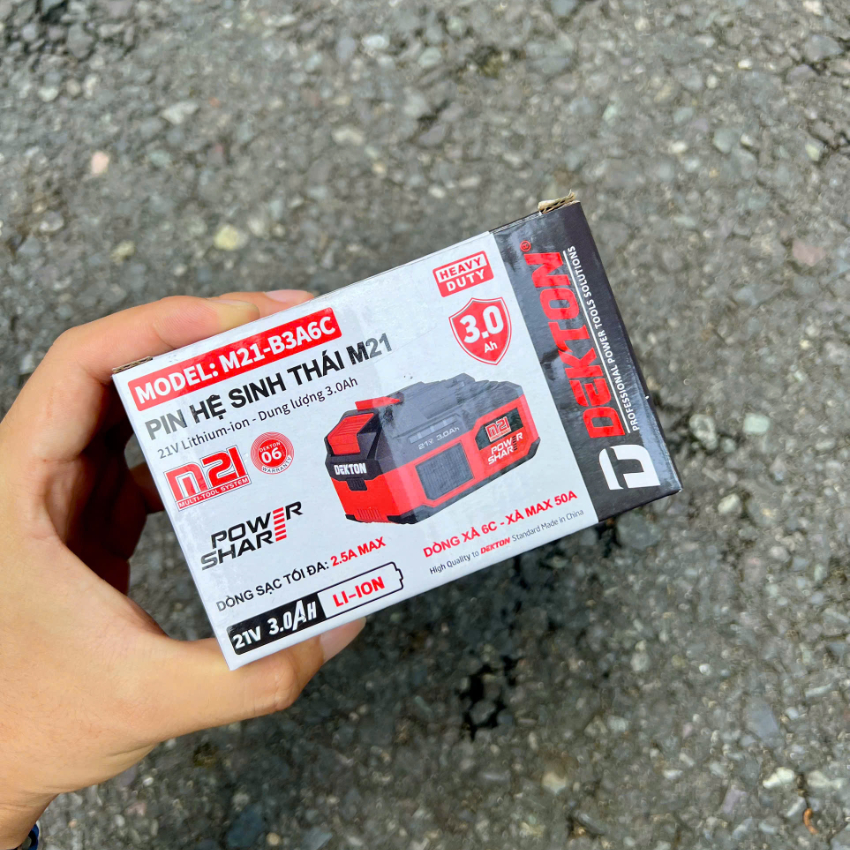 Pin 21V Lithium-ion dung lượng 3.0Ah DEKTON M21-B3A6C