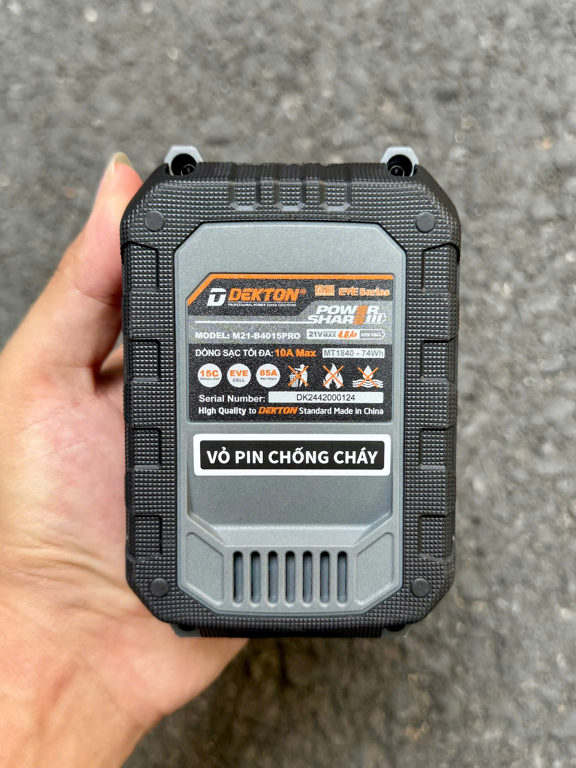 Pin 21V Lithium-ion dung lượng 4.0Ah DEKTON M21-B4015PRO