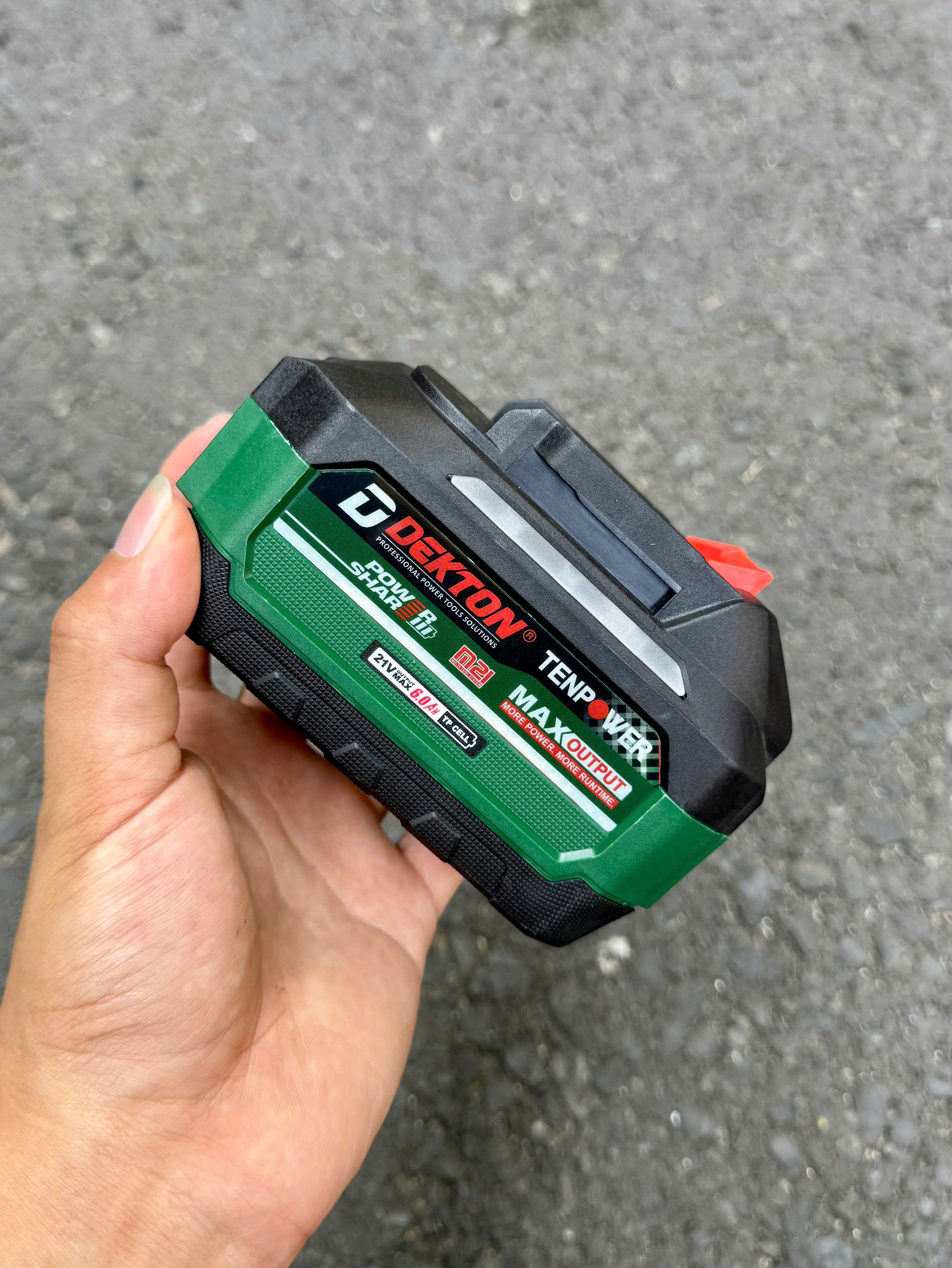 Pin 21V Lithium-ion dung lượng 6.0Ah DEKTON M21-B6015PRO