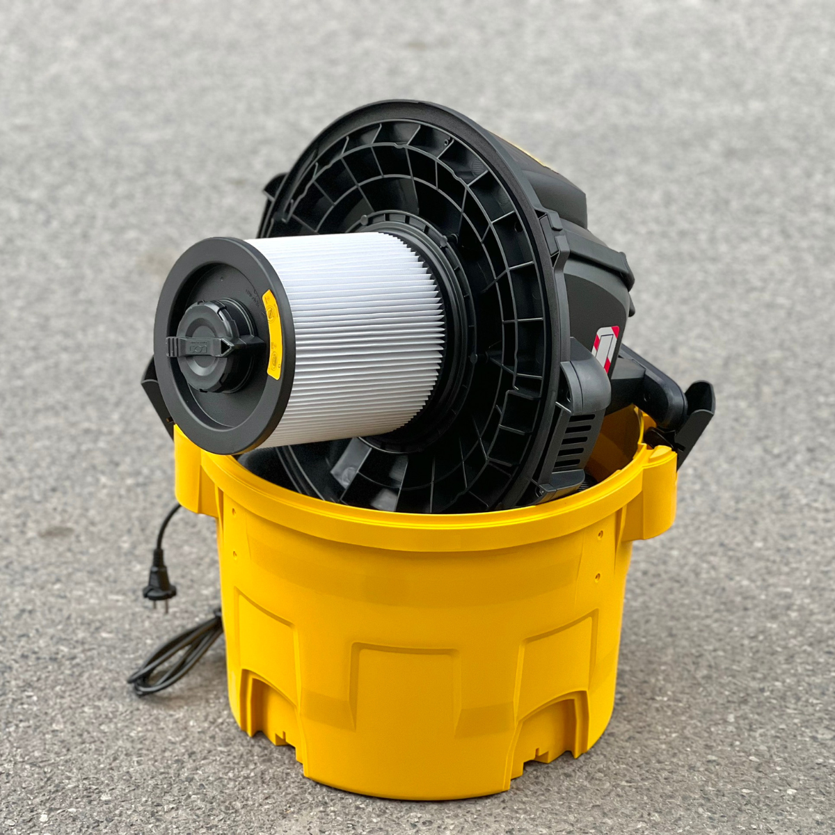 Máy hút bụi 3 chức năng ướt/khô/thổi 34 lít DEWALT DXV34P