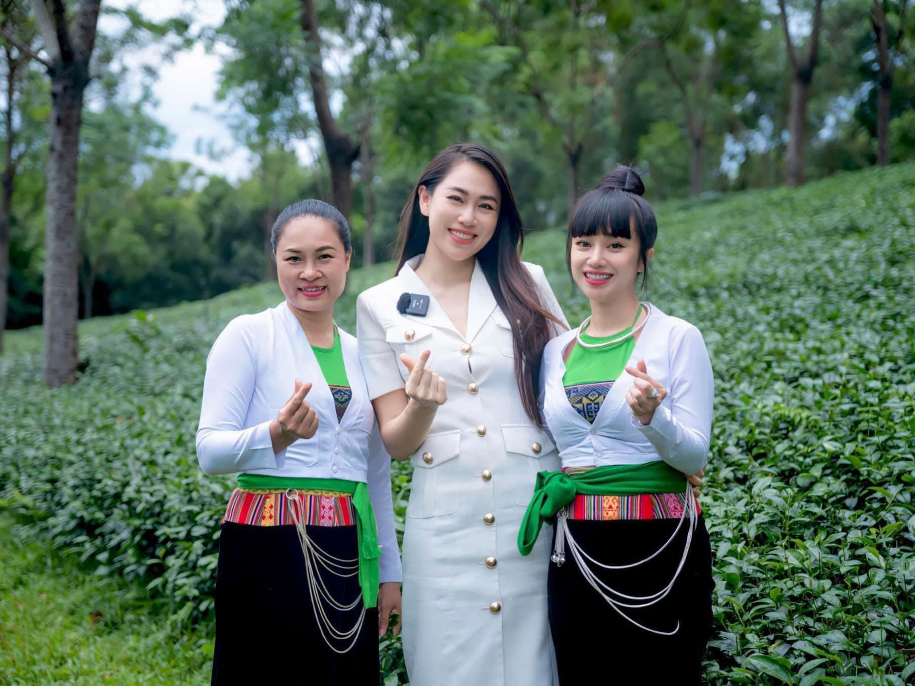 Răng sứ cho CEO Nguyễn Thị Thu Hoa