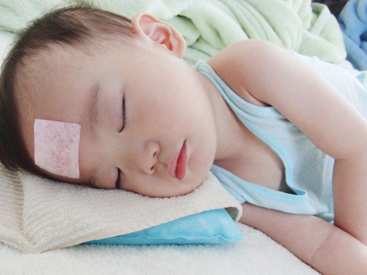 Trẻ sốt mọc răng 39 độ có nguy hiểm không?