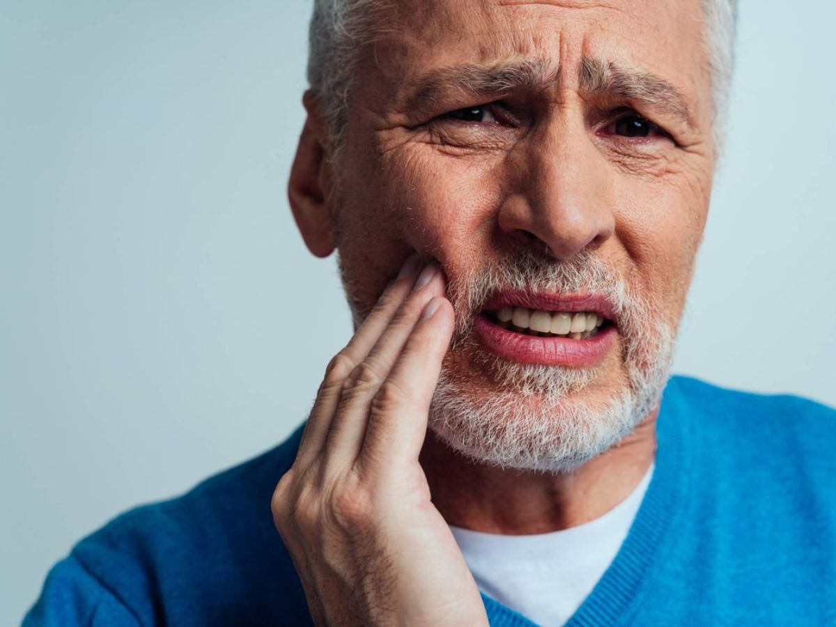 Chăm Sóc Răng Miệng Cho Người Lớn Tuổi Như Thế Nào?