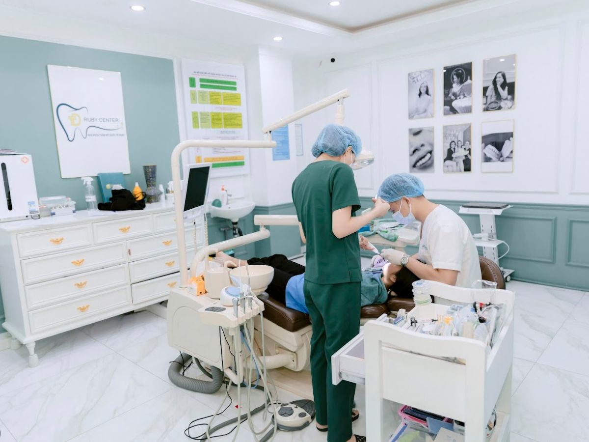 Răng Sứ Thẩm Mỹ – Bước Ngoặt Cho Sự Tự Tin Và Nụ Cười Hoàn Hảo