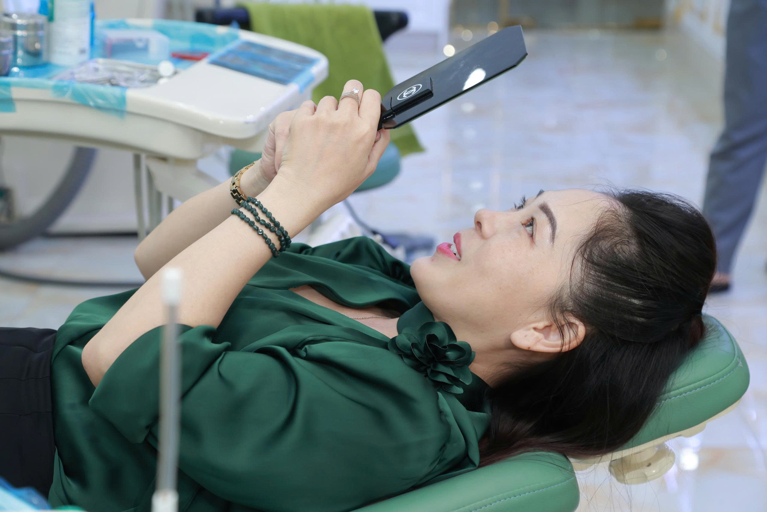 Trám răng phòng ngừa sâu răng – Bảo vệ răng chắc khỏe lâu dài