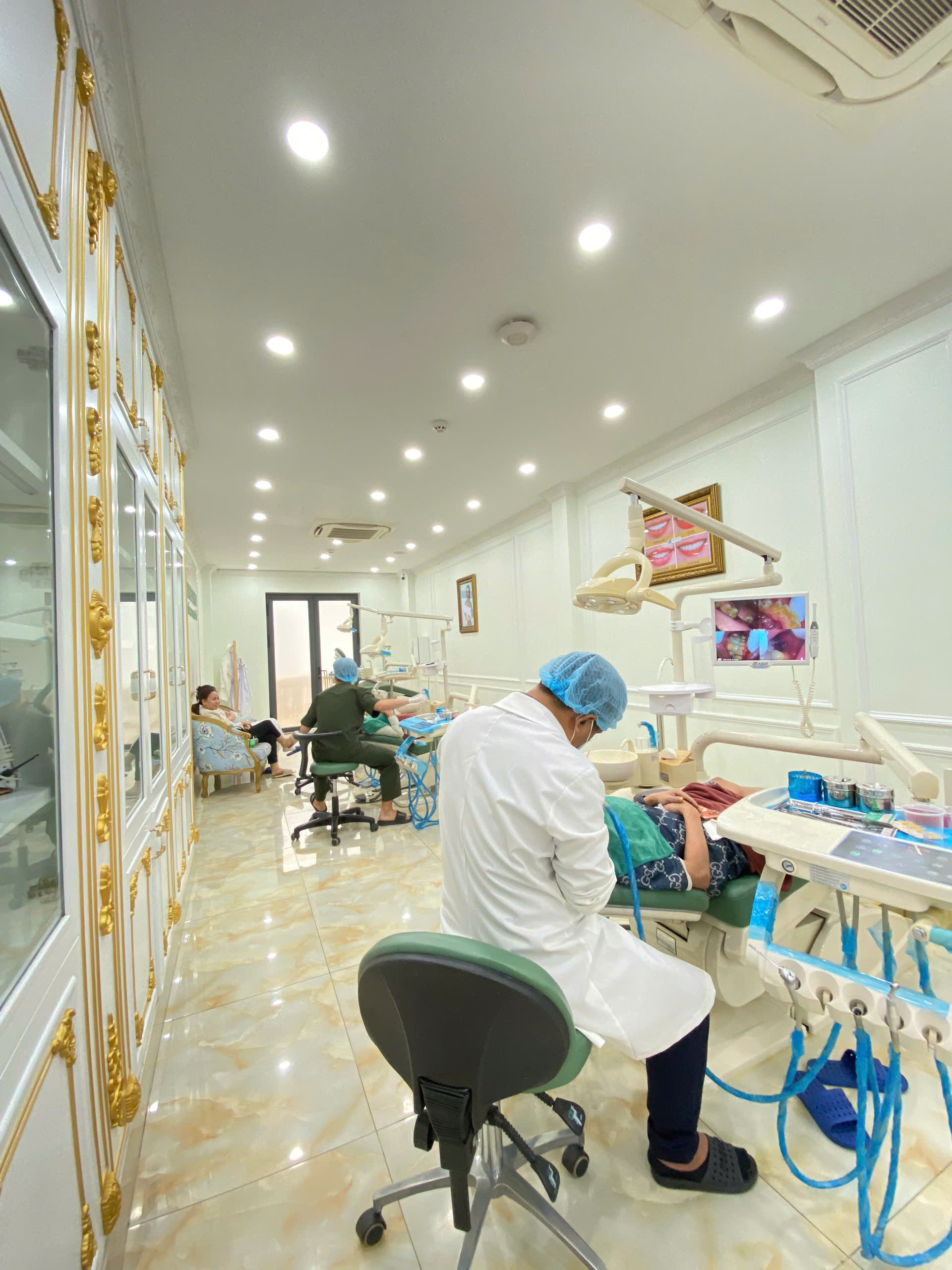 Đầu Tuần Nhộn Nhịp Tại Nha Khoa Dunmec - Minh Chứng Cho Chất Lượng Và Sự Tận Tâm