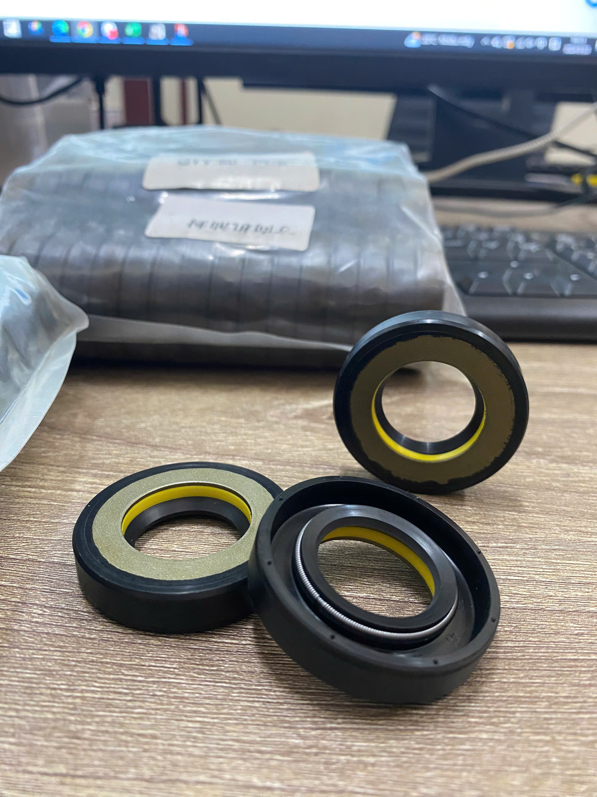 PHỐT TAY LÁI Scjy 23*41*8.5 Power Steering Rack Seal for Tractor Pump 90310-24012 For Tractor