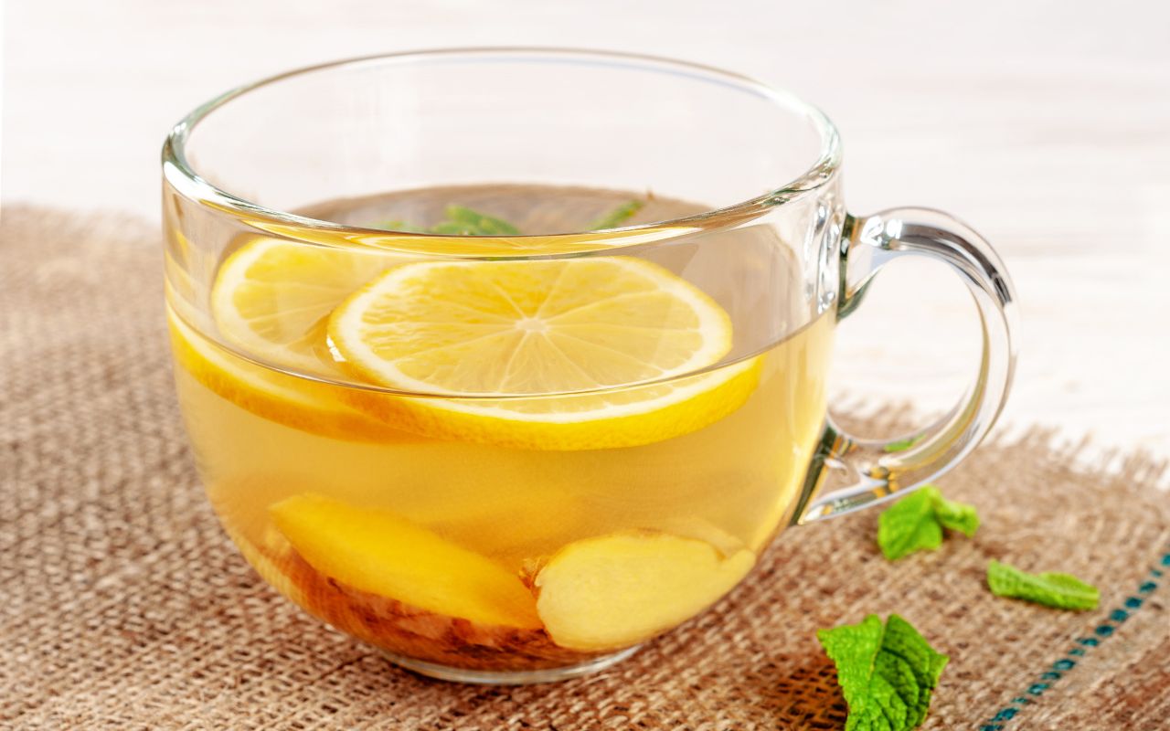 Làm trà gừng ngon tại nhà chỉ với 3 bước đơn giản