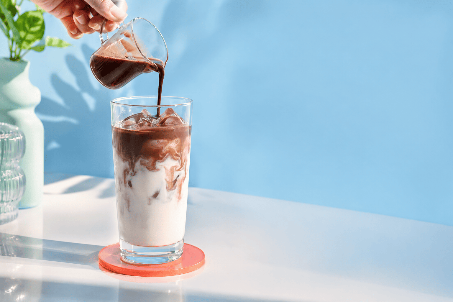 Cách pha cacao sữa tươi tại nhà thơm béo, đậm vị và không bị vón cục