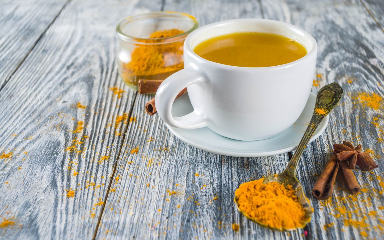 Trà Nghệ Giảm Cân Hiệu Quả: Tác Dụng, Cách Dùng và Lợi Ích