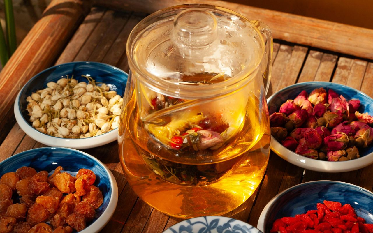 Trà Thanh Nhiệt Giải Độc Đẹp Da – Phương Pháp Tự Nhiên Để Làn Da Tươi Sáng