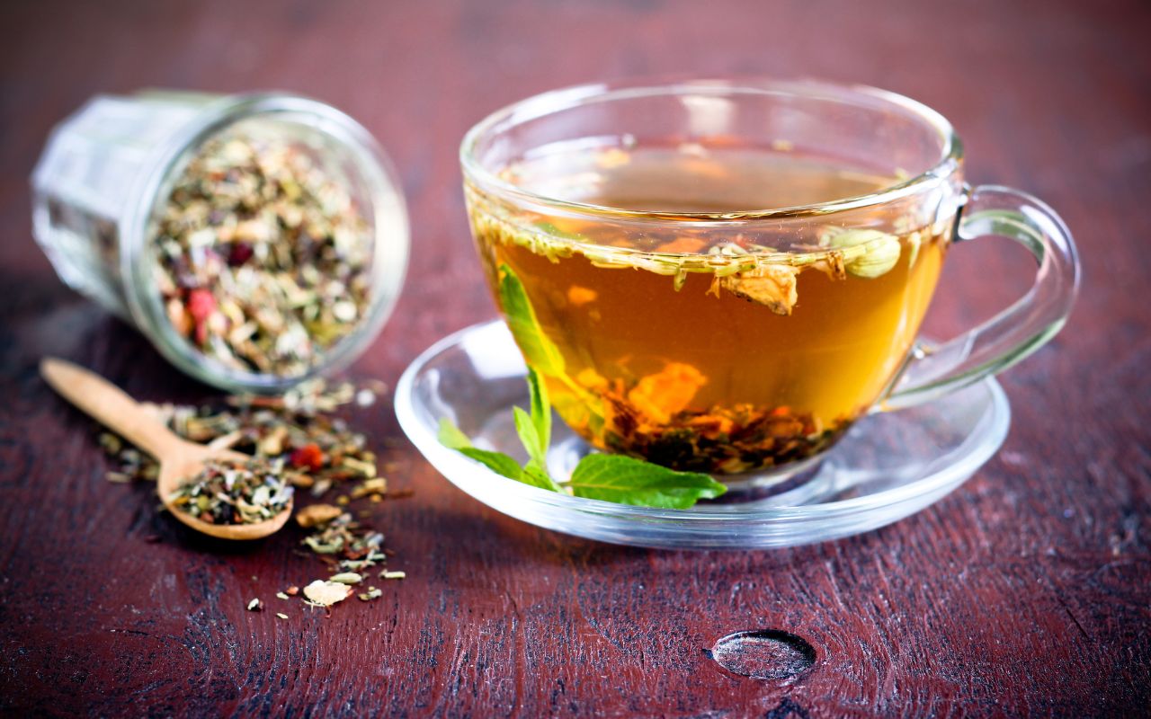 Trà Thảo Mộc Cho Thể Trạng Hàn: Hâm Nóng Cơ Thể Hiệu Quả