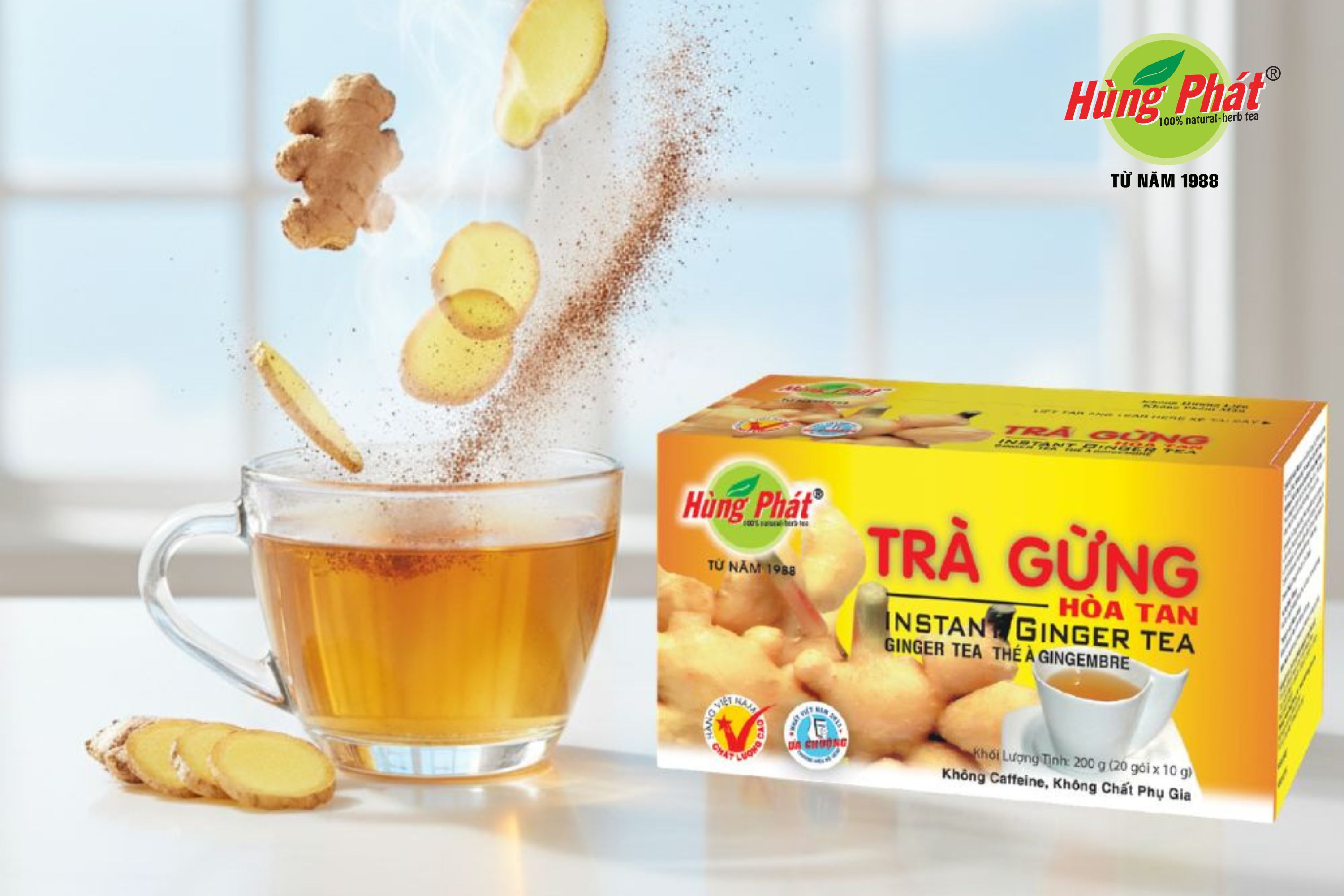 Khoảng Nghỉ Giữa Giờ Làm Việc Với Một Ly Trà Ấm