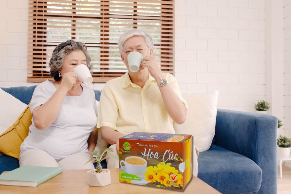 Ai Có Thể Uống Thảo Mộc Hòa Tan Hoa Cúc?