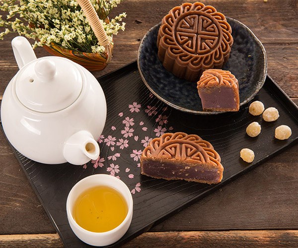 15 Phút Tĩnh Lặng: Thiền Trà Đơn Giản Với Trà Gừng Ngay Trong Đêm Trung Thu
