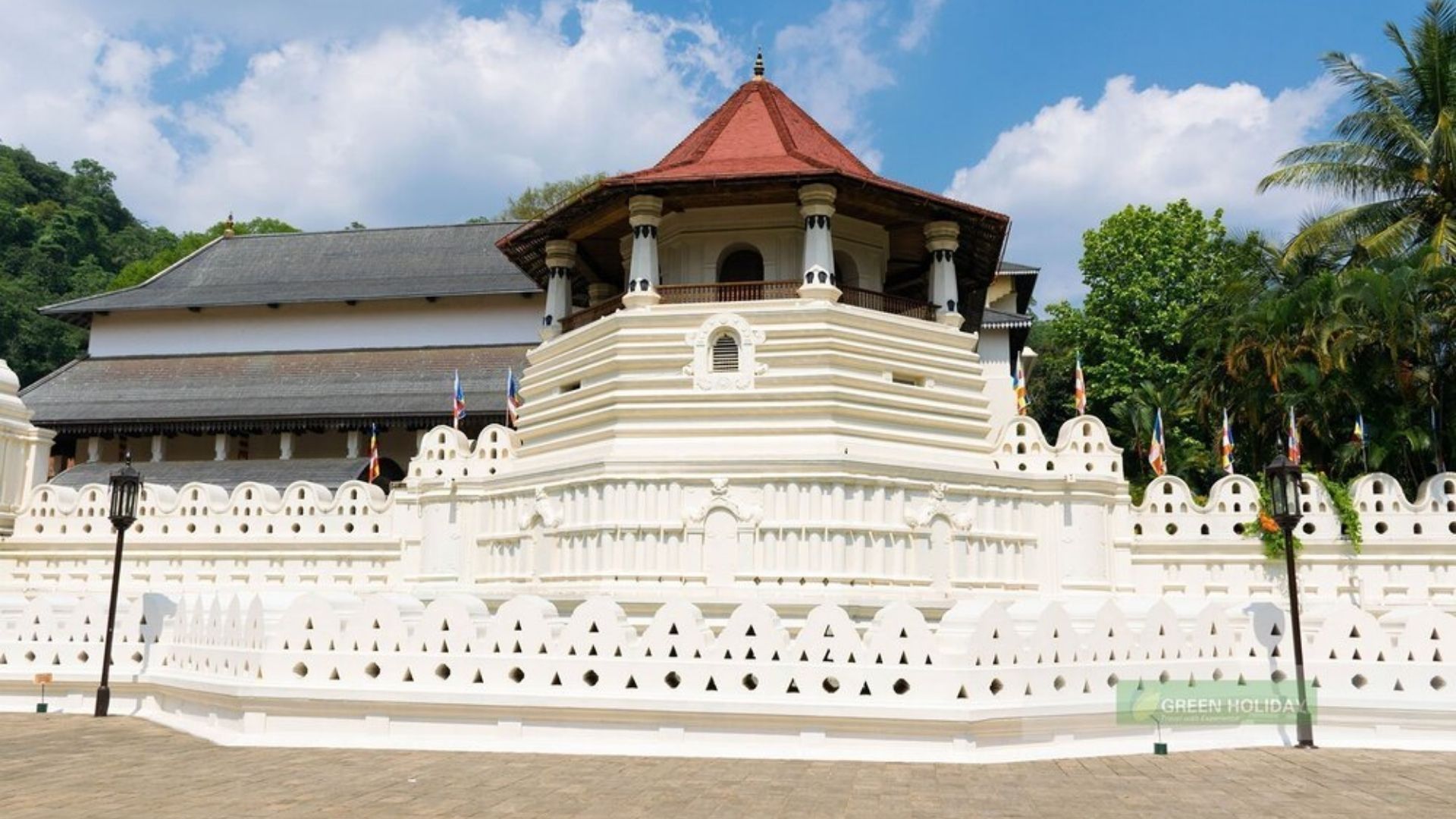 Xá Lợi Răng Phật Kandy: Khám Phá Kho Báu Tâm Linh & Lễ Hội Esala Perahera