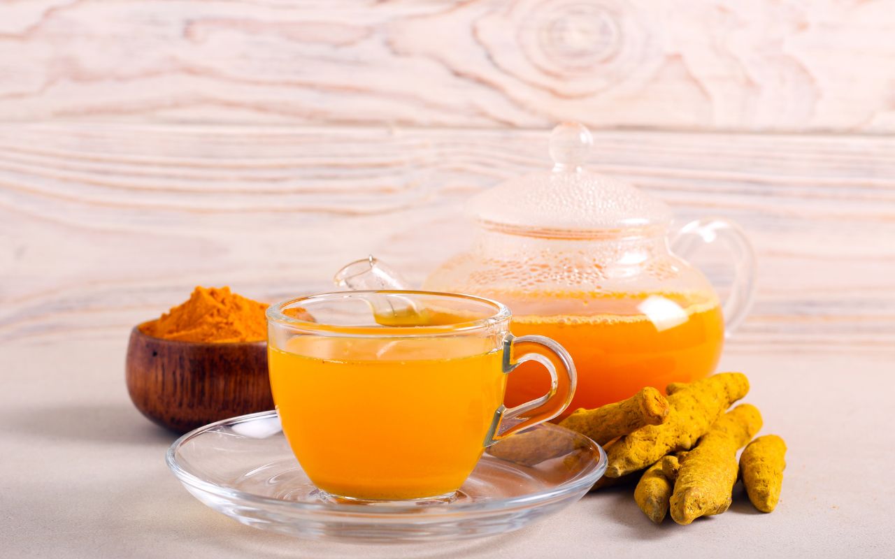 Trà Nghệ: Lợi Ích Sức Khỏe Tuyệt Vời Và Cách Pha Chuẩn