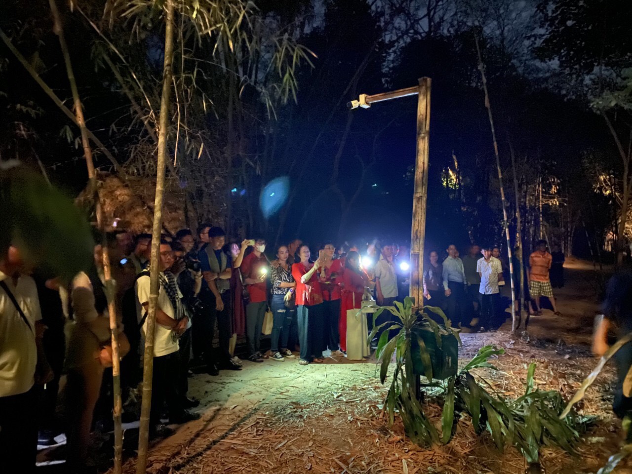 TOUR CỦ CHI ĐÊM “TRĂNG CHIẾN KHU “ – TÁI HIỆN CUỘC SỐNG THỜI CHIẾN