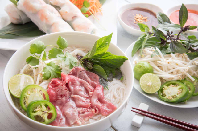 Bạn có biết: Uống rượu vang không nên ăn gì?