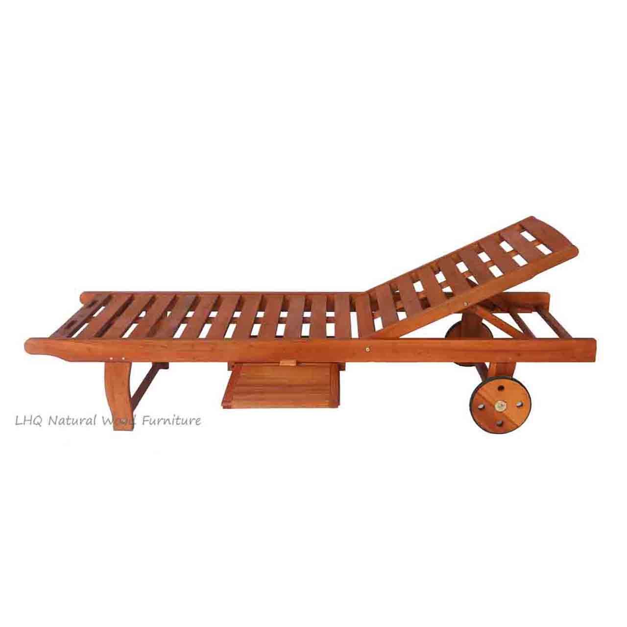 Mua Ghế Hồ Bơi Tăng Mạnh Dịp 30/4 – 1/5: Chuẩn Bị Không Gian Thư Giãn Cho Mùa Hè