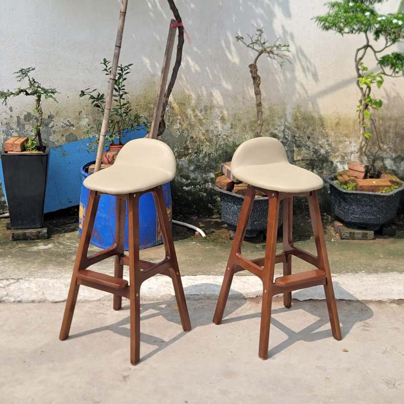 Lý do ghế quầy bar chưa được khách sử dụng nhiều