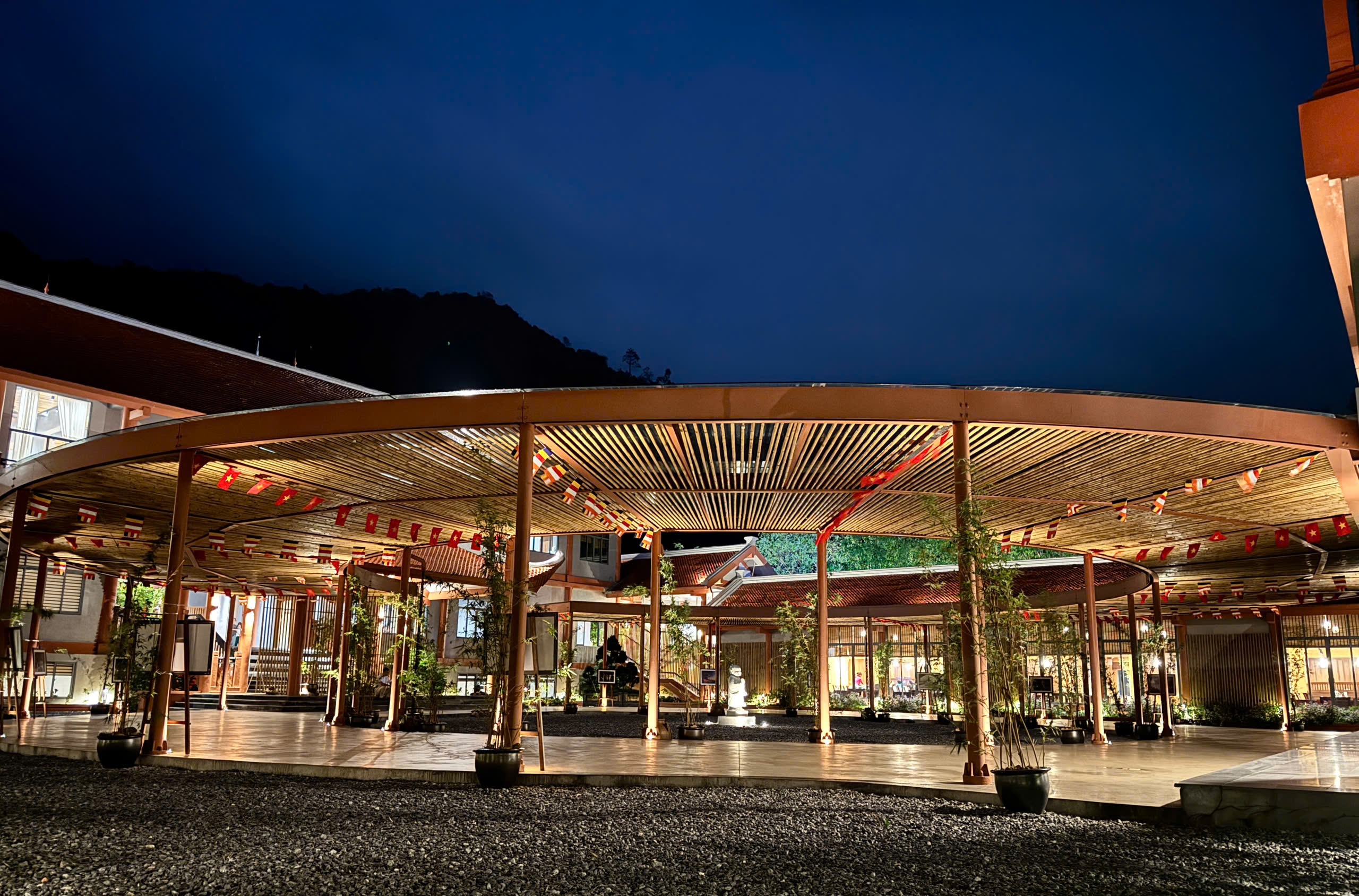 Ngoa Van Weekend – 2 Days 1 Night Program