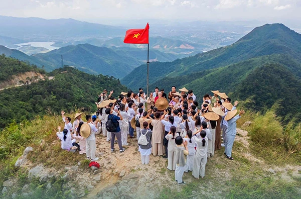 CONTRIBUTE TO SPREADING AND PROMOTING THE IMAGE OF HERITAGE