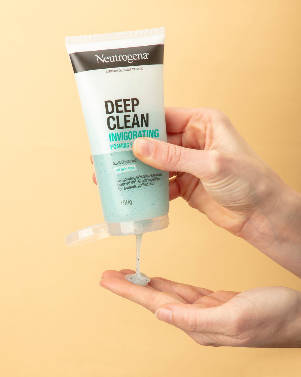 Neutrogena deep clean sữa rửa mặt tẩy tế bào chết có hạt 150g (2027)