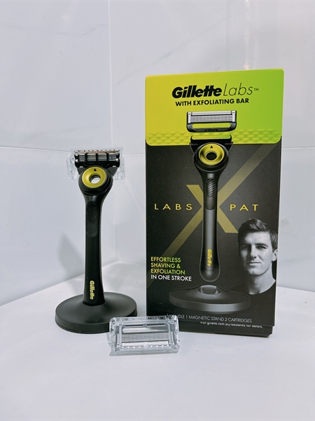Gillette Labs with Exfoliating Bar dao cạo, cạo râu dành cho nam Labs Pat (gồm 1 tay cầm, 2 đầu thay, đế đựng)