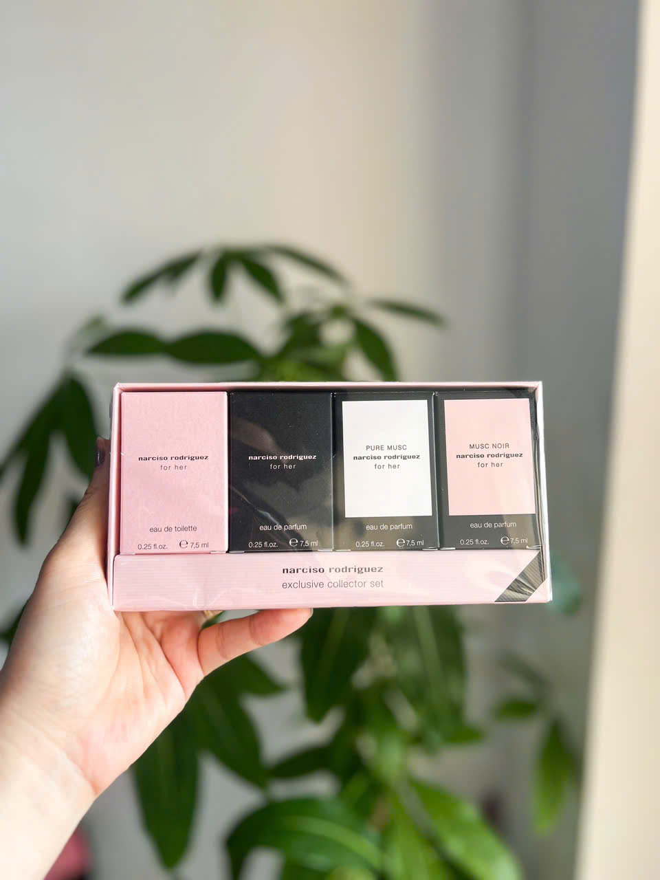 Nước hoa nữ Gift set Narciso mini 4 x 7.5ml [for her edt | for her edp | pure musc edp | musc noir edp]