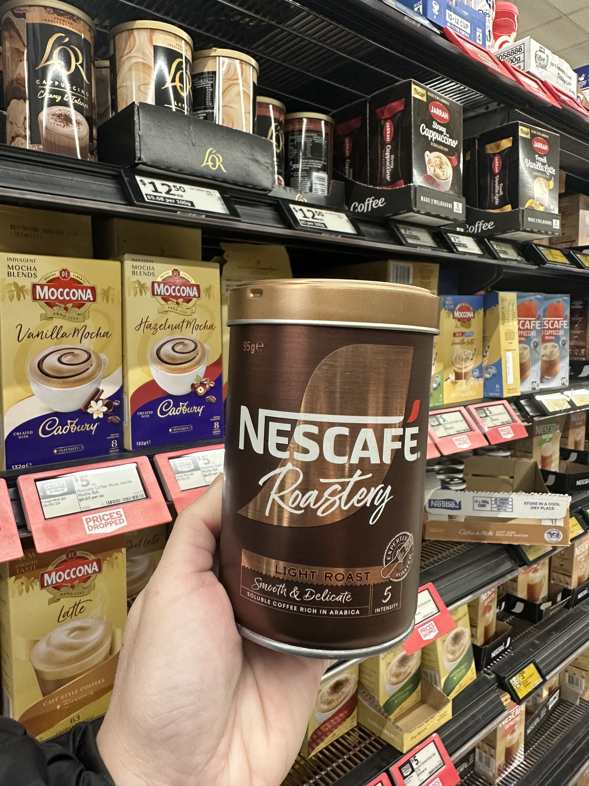 Nescafe Roast light roast cà phê hòa tan rang nhẹ hương vị mịn và tinh tế 95g (01/26)