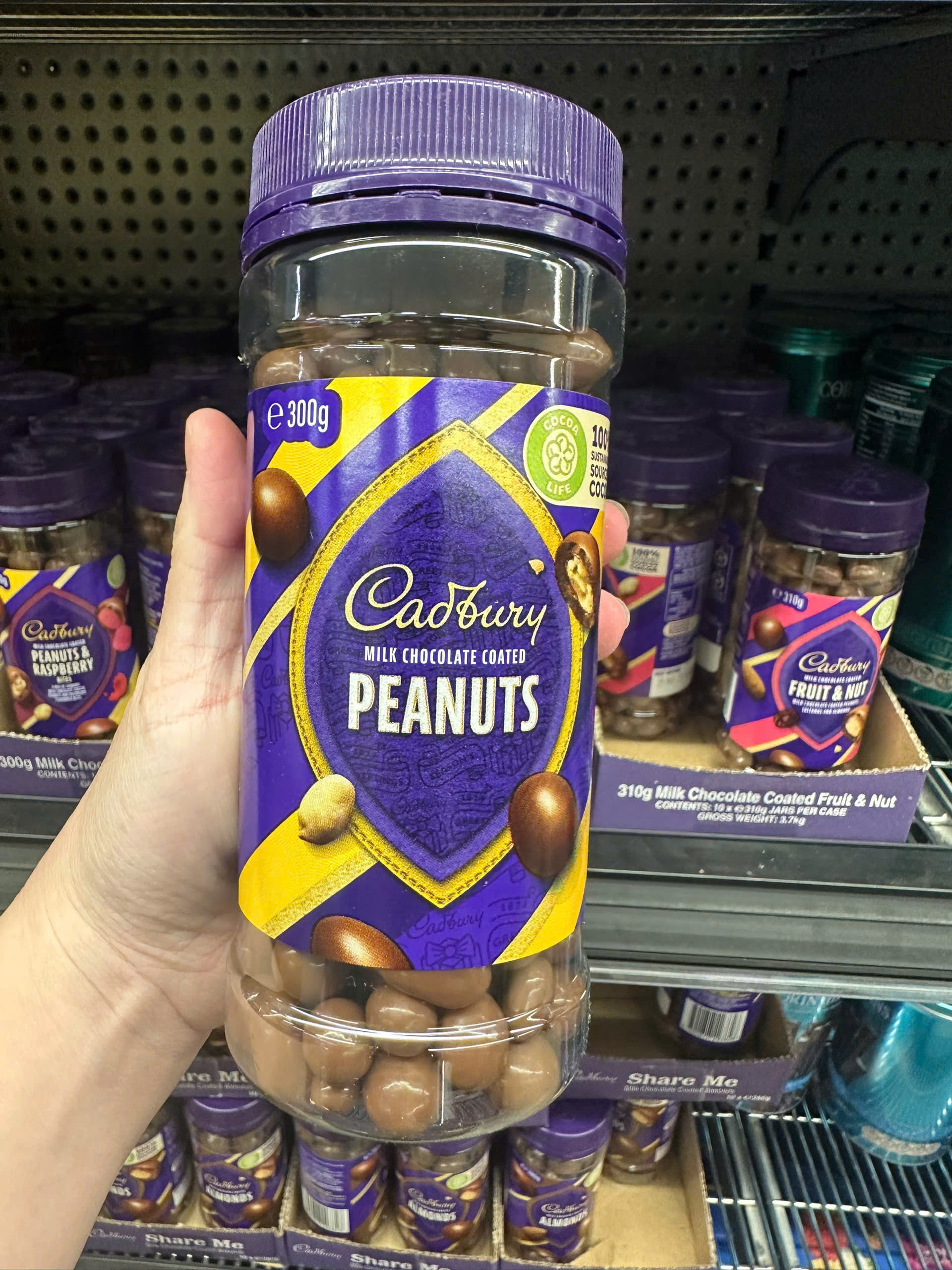 Cadbury milk chocolate coated socola sữa bọc hạt