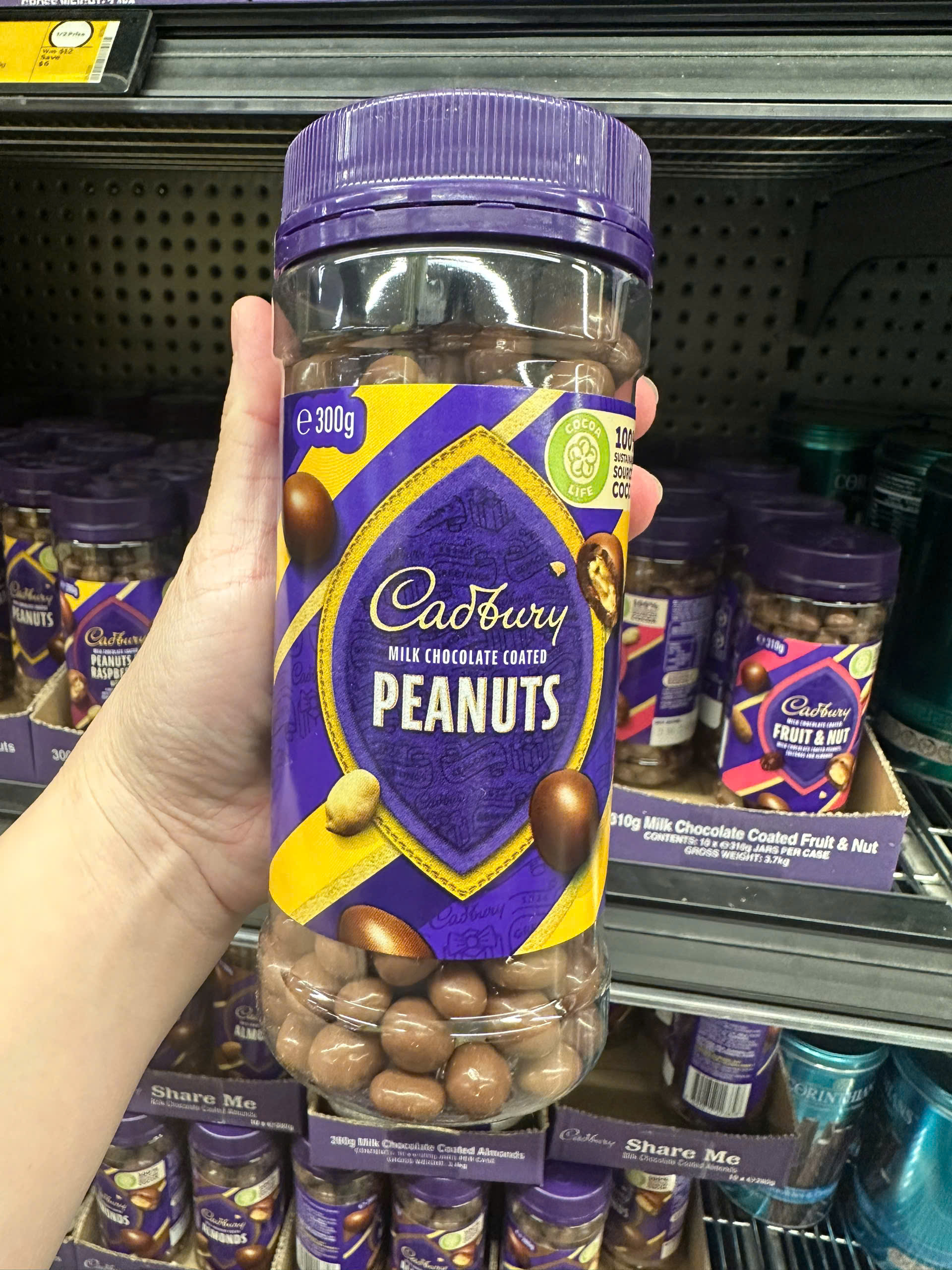 Cadbury milk chocolate coated socola sữa bọc hạt