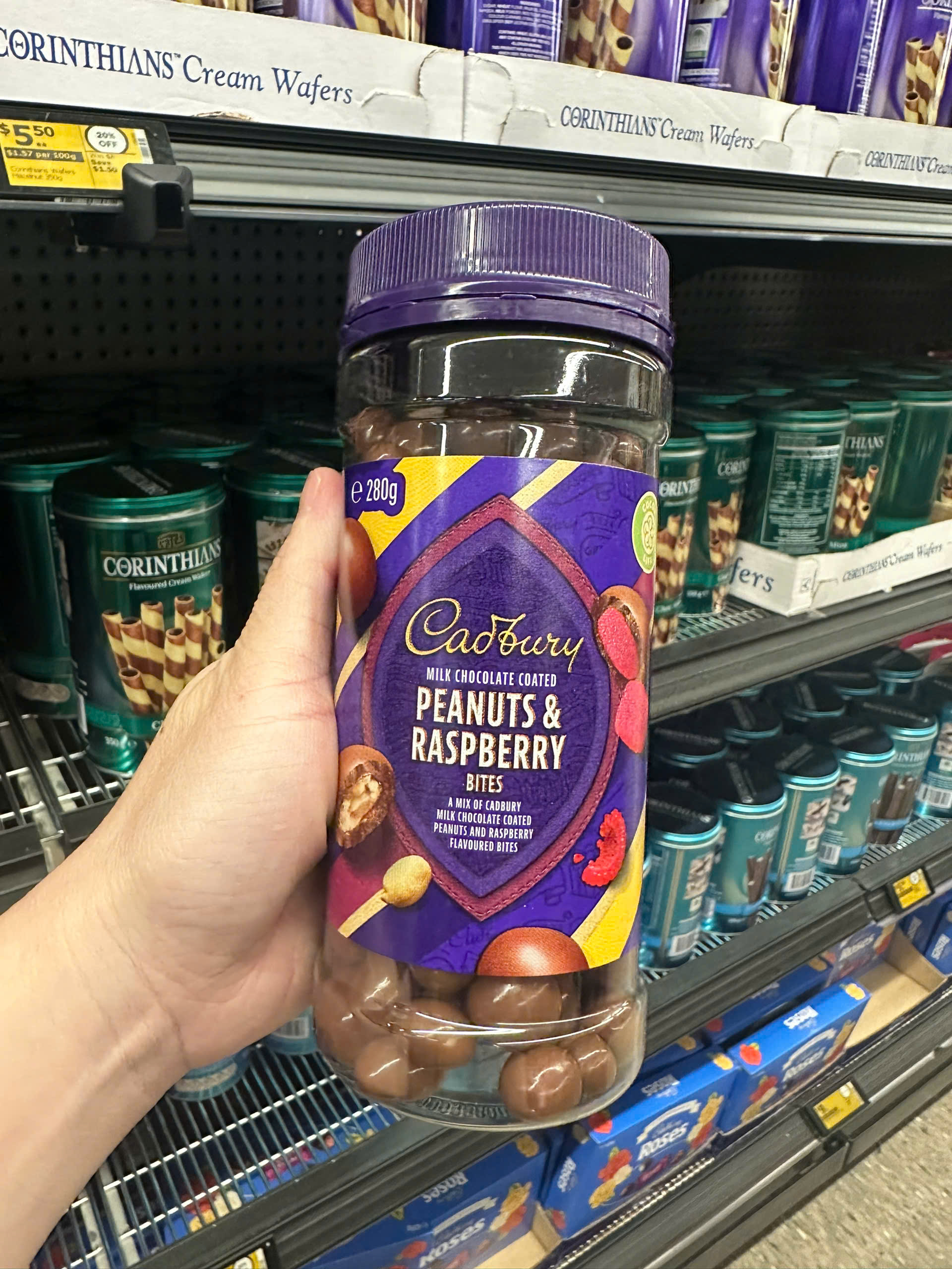 Cadbury milk chocolate coated socola sữa bọc hạt
