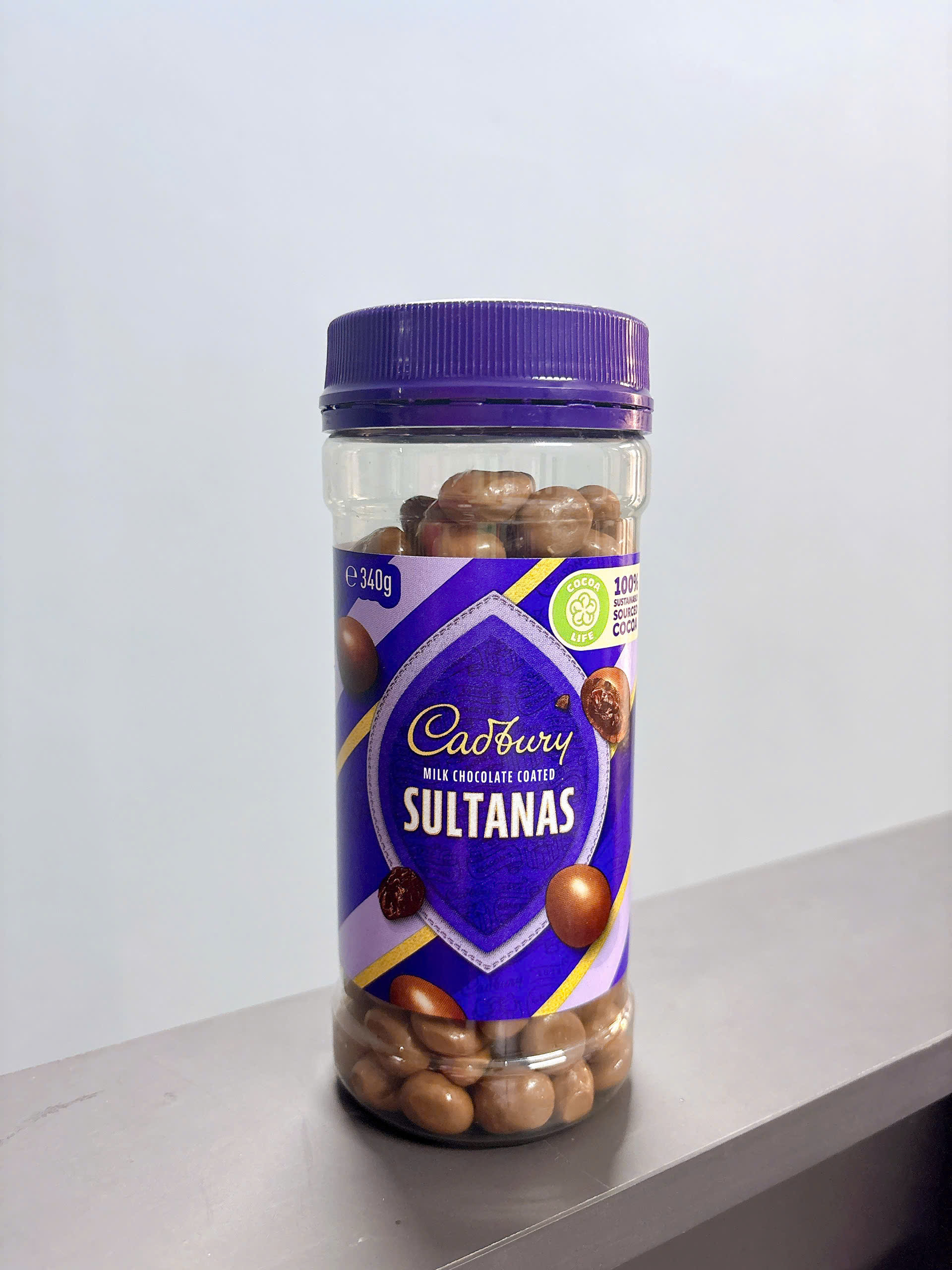 Cadbury milk chocolate coated socola sữa bọc hạt