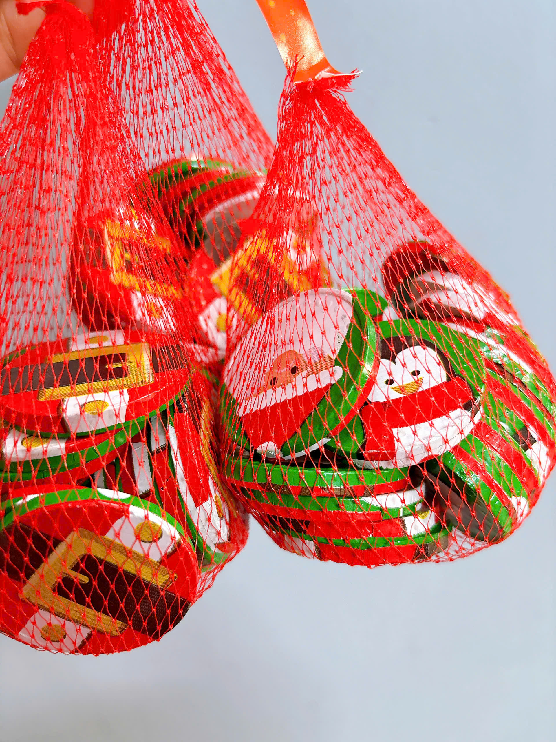 Coles milk chocolate coins socola xu đồng tiền Noel Christmas 150g
